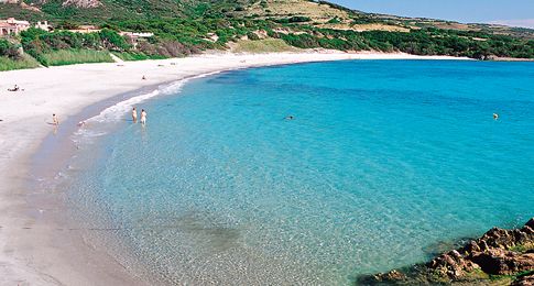 Der Strand des Hotels Torreruja.