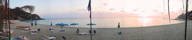Buchen Sie bei uns Ihre individuelle Kalabrien-, Salina-, Apulien- oder Toskana-Reise! Rundum-Sorglos-Urlaub im Hotel, Ferienhaus, Ferienwohnung oder Agriturismo - inklusive Flug, Mietwagen und Fähre.