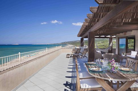 Terrasse mit Meerblick der Suite Royal President im la Duna Bianca