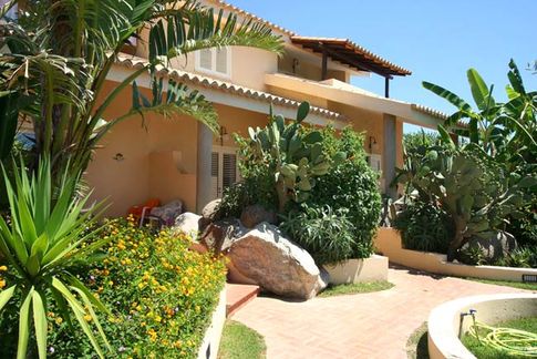 Appartements Borgo le Rocce im Cala di Volpe in Kalabrien