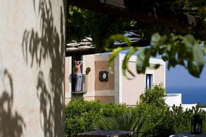 Buchen Sie bei uns Ihre individuelle Kalabrien-, Salina-, Apulien- oder Toskana-Reise! Rundum-Sorglos-Urlaub im Hotel, Ferienhaus, Ferienwohnung oder Agriturismo - inklusive Flug, Mietwagen und Fähre.