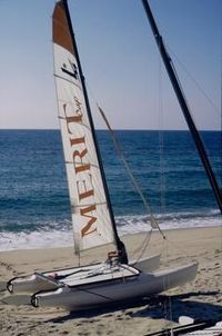 Modernes Wasser-Sport-Zentrum am Capo Vaticano.