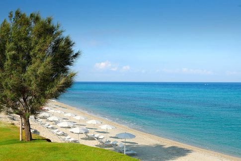 Wunderschöner Sandstrand - Hotel Capo Vaticano Resort