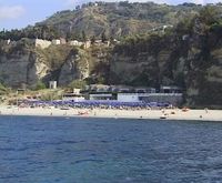 Buchen Sie bei uns Ihre individuelle Kalabrien-, Salina-, Apulien- oder Toskana-Reise! Rundum-Sorglos-Urlaub im Hotel, Ferienhaus, Ferienwohnung oder Agriturismo - inklusive Flug, Mietwagen und Fähre.