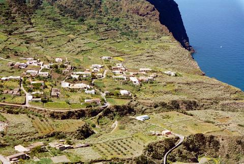 Buchen Sie bei uns Ihre individuelle Kalabrien-, Salina-, Apulien- oder Toskana-Reise! Rundum-Sorglos-Urlaub im Hotel, Ferienhaus, Ferienwohnung oder Agriturismo - inklusive Flug, Mietwagen und Fähre.